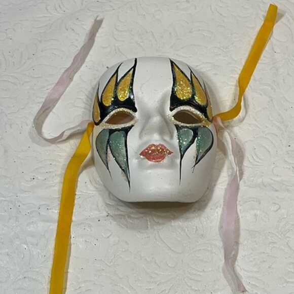 Wall Decor Ceramic Mini Mardi Gras Mask Hand Painted Glitter 3"x4" - Picture 6 of 13